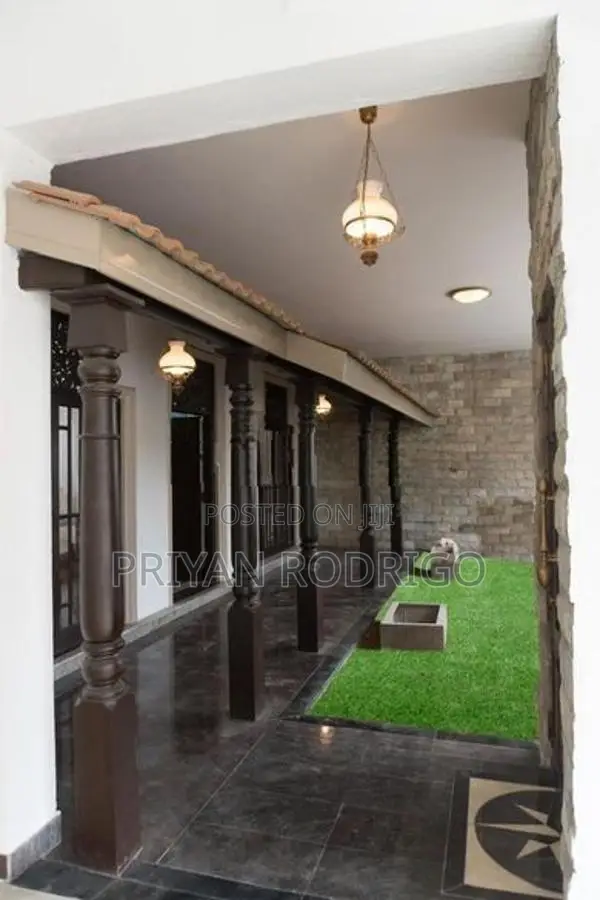 Kotte Beddegana, Luxury House on 17 Perches of Land for Sale