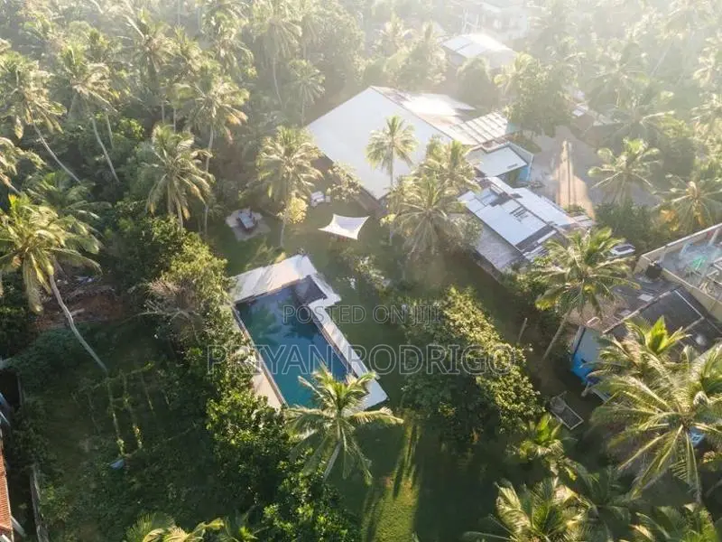 Wadduwa, Hotel property on the beach for Sale