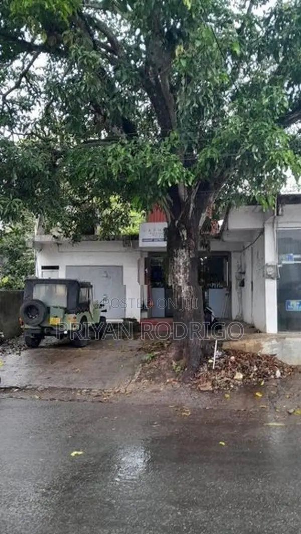 Kohuwala Dutugemunu Street Commercial Space Facing a 30ft Road for Sal