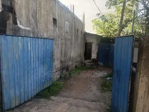 Nawala Koswatta 16.5 Perches of Land with an Old House for Sale