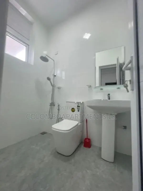 Short-Term Rental Apartment Available in Dehiwala. (Code: CSM301)