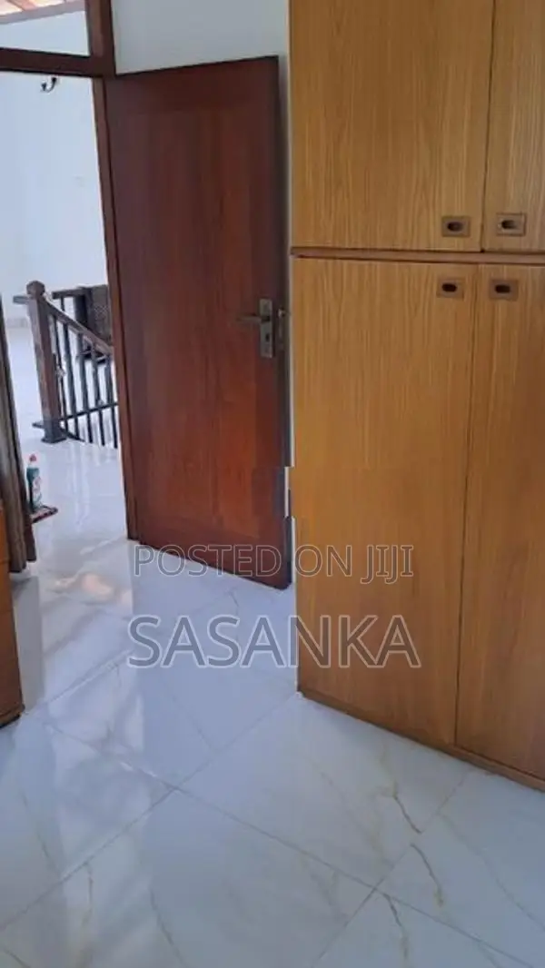 Delgoda Weliweriya Two Storey Luxury House for Sale