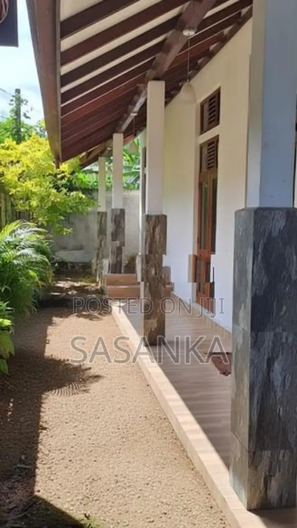 Delgoda Weliweriya Two Storey Luxury House for Sale