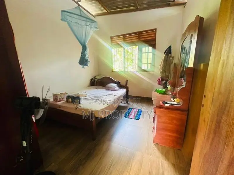 ( YS- 1099) Valuable Two Storey House for Sale in Meegoda Halbarawa