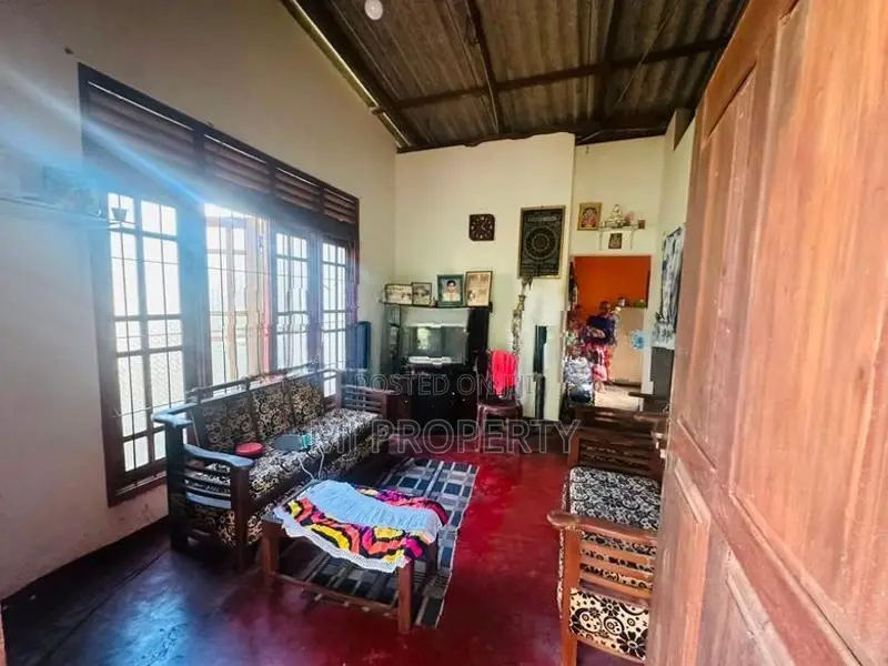 ( YS- 1099) Valuable Two Storey House for Sale in Meegoda Halbarawa