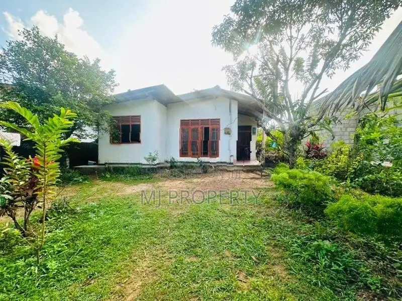 ( YS- 1099) Valuable Two Storey House for Sale in Meegoda Halbarawa