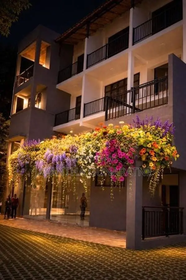 15 Rooms Hotel for rent in Ella