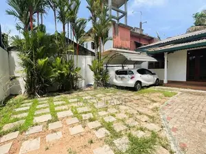 බේරුවලින් ගාලු පාරට මීටර් 200ක් දුරින් සුපිරි නිවසක් / RU 12600