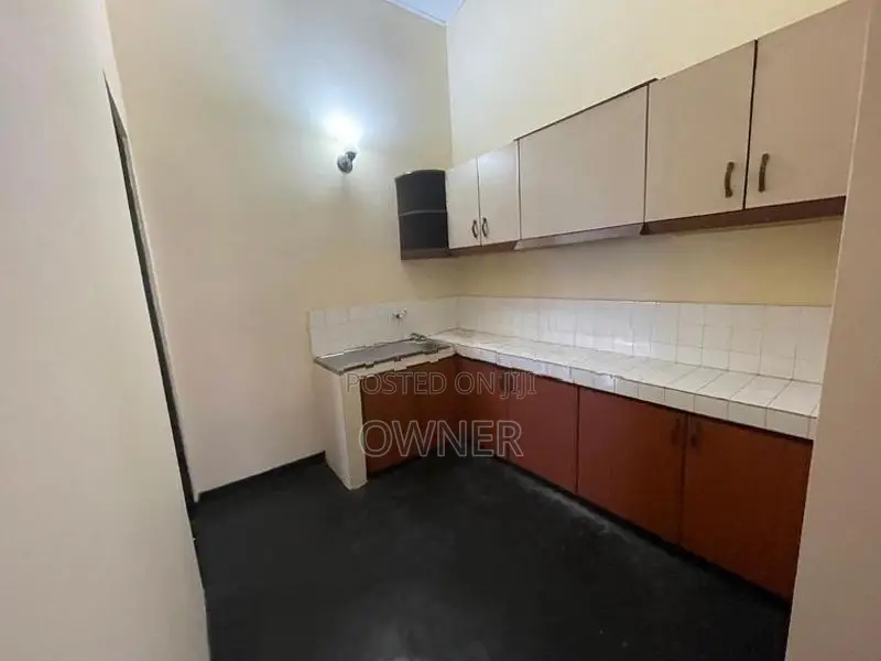 Upstair House For Rent in Nugegoda