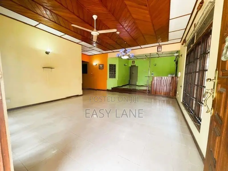 බේරුවලින් ගාලු පාරට මීටර් 200ක් දුරින් සුපිරි නිවසක් / RU 12600