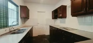 Unfurnished 4 Bedrooms House For Rent - Kotte