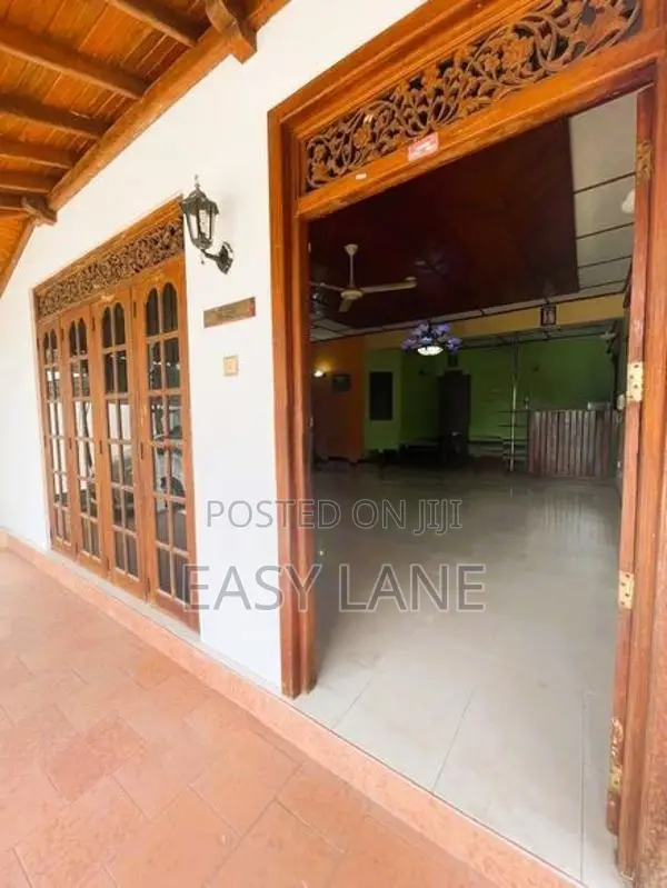 බේරුවලින් ගාලු පාරට මීටර් 200ක් දුරින් සුපිරි නිවසක් / RU 12600