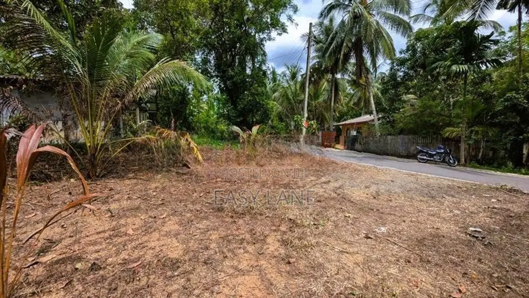 ඌරාපොල – බෝපැත්තෙන් වටිනා බිම් කොටසක් / RU 12885