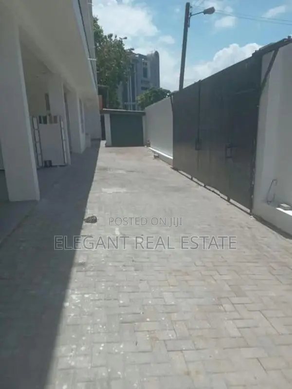 Commercial Property Building for Sale in Colombo 02 (A6399)