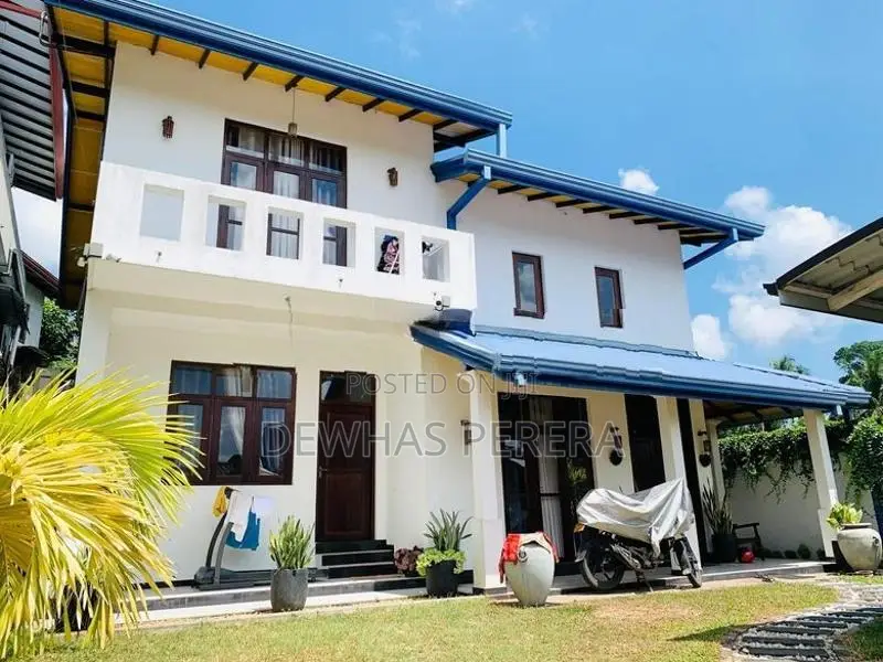 2 Storey Luxury House Delpe Juntion Ragama