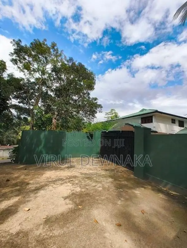 Renovated 4-Bedroom Two-Storey House For Rent in Paddinoruwa, Galle