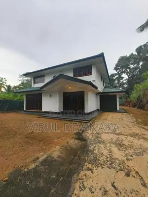 Renovated 4-Bedroom Two-Storey House For Rent in Paddinoruwa, Galle