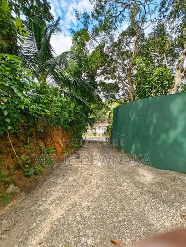Renovated 4-Bedroom Two-Storey House For Rent in Paddinoruwa, Galle