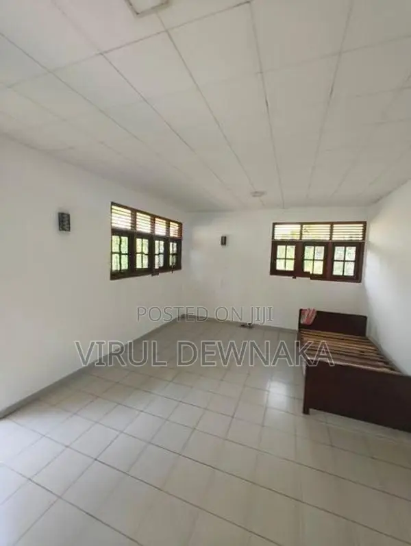 Renovated 4-Bedroom Two-Storey House For Rent in Paddinoruwa, Galle