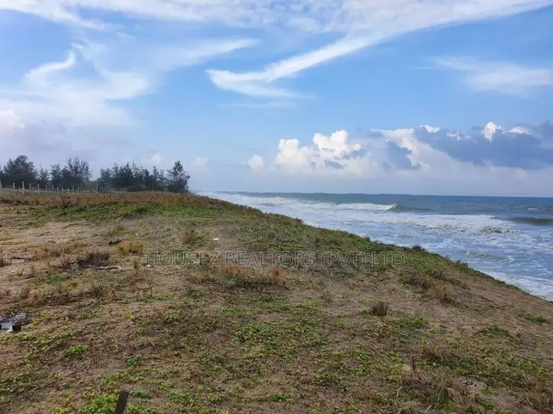 5-Acre Beachfront Land for Sale – Whiskey Point, Pottuvil