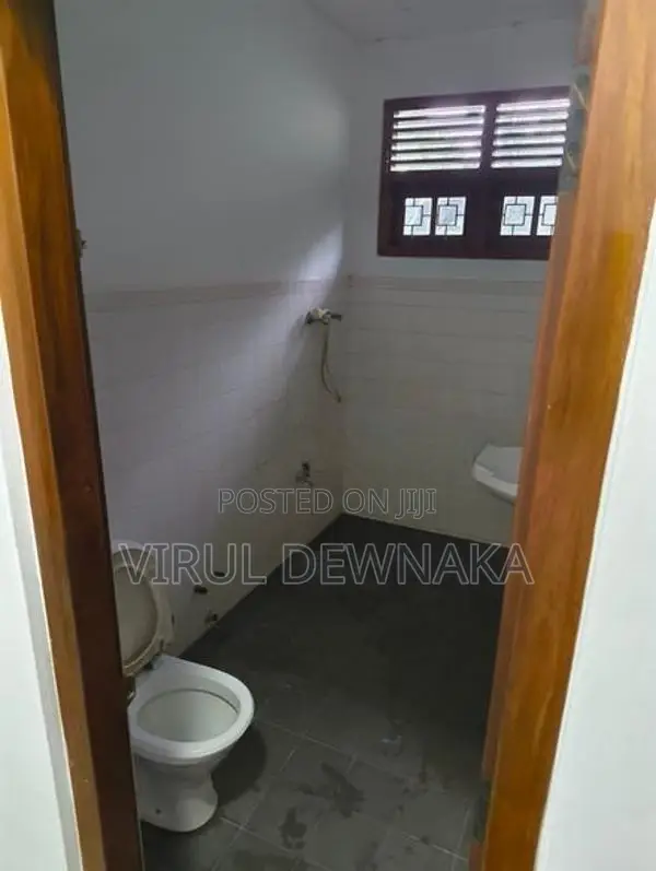 Renovated 4-Bedroom Two-Storey House For Rent in Paddinoruwa, Galle