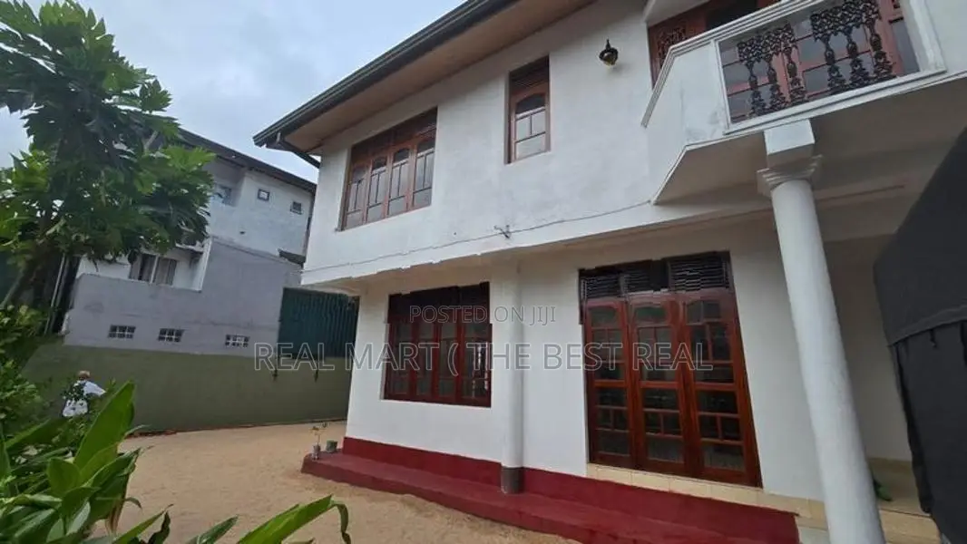 Kirulapone : 4-BR (10P) 2-Storey House for Rent