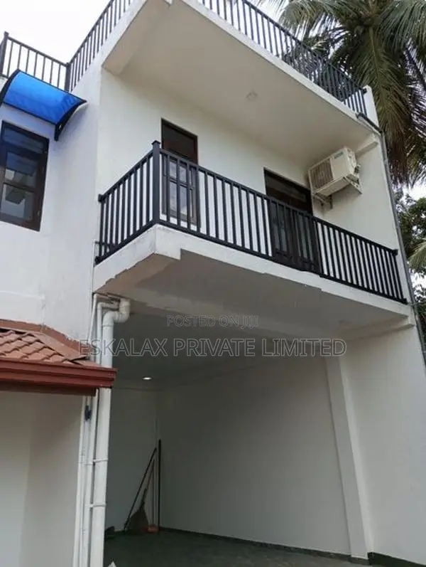 2 Storey House for Sale in Piliyandala Kahapola - EH414