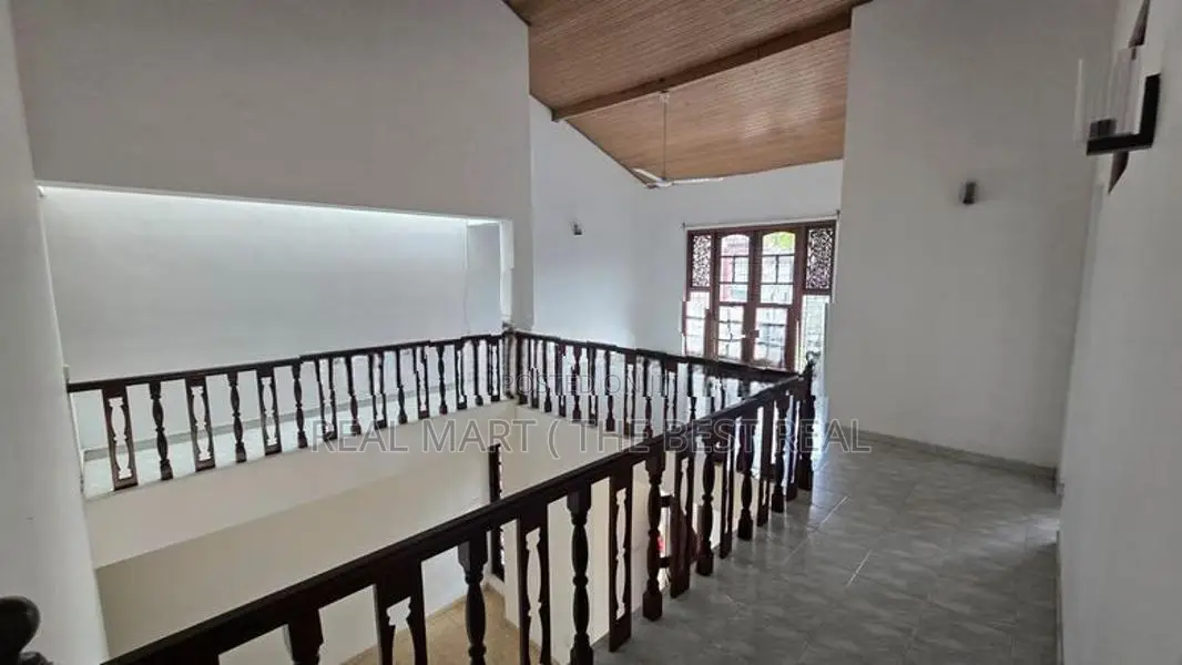 Kirulapone : 4-BR (10P) 2-Storey House for Rent