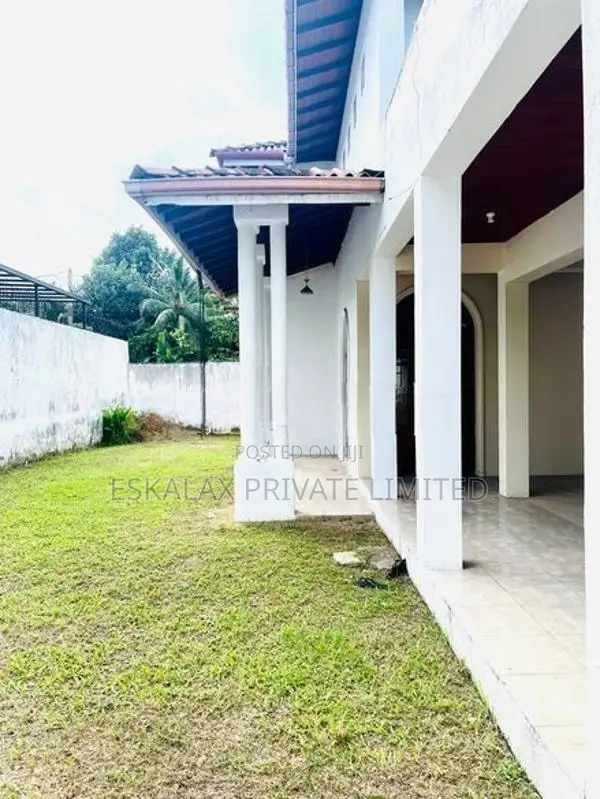 2 Storey House for Rent in Battaramulla - EH409