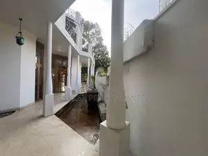 3 Storey House For Sale in Battaramulla - EH398
