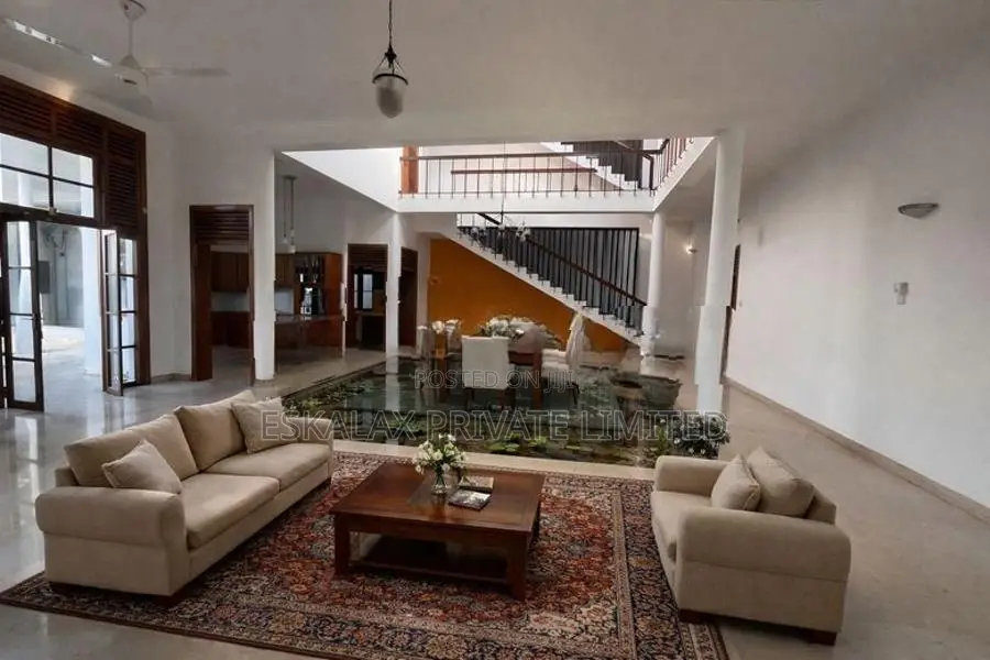 3 Storey House For Sale in Battaramulla - EH398