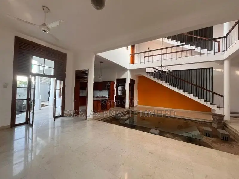 3 Storey House For Sale in Battaramulla - EH398