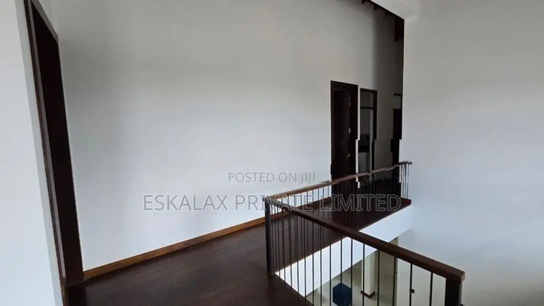2 Storey House for Sale in Temple Road, Talawathugoda - EH380