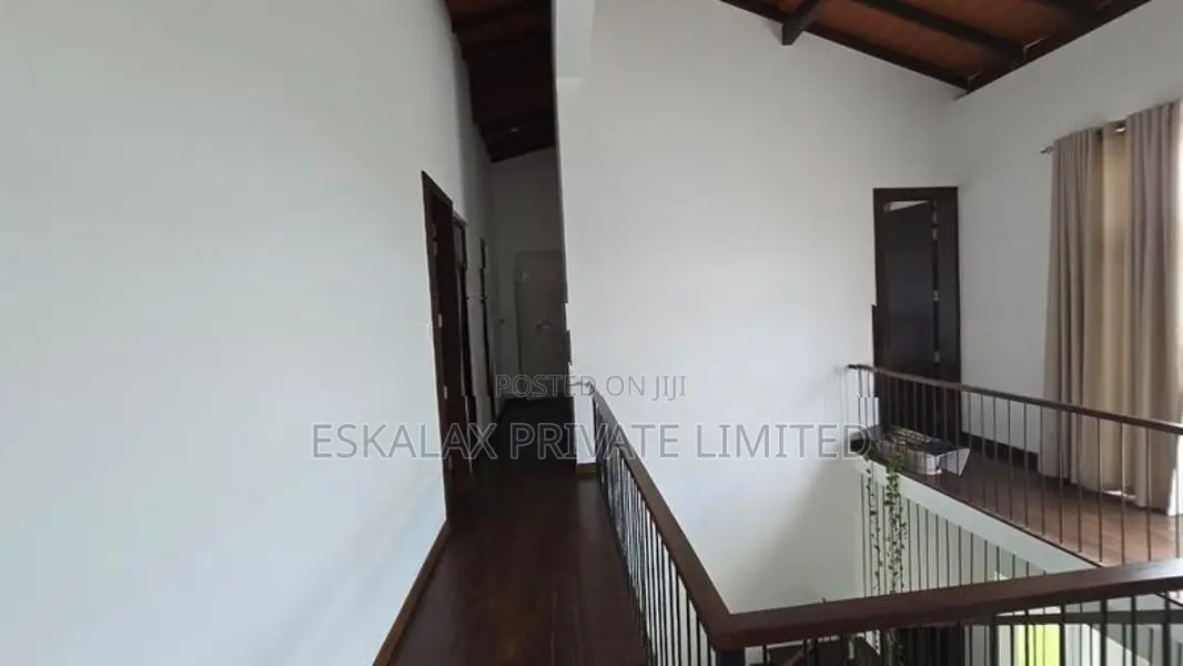 2 Storey House for Sale in Temple Road, Talawathugoda - EH380
