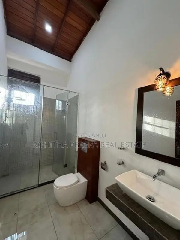 Unoccupied Brand New 5BRModern House at Malabe For Sale