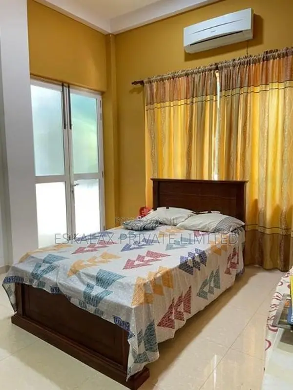 3 Storey 11BR House for Sale in Rajagiriya - EH357