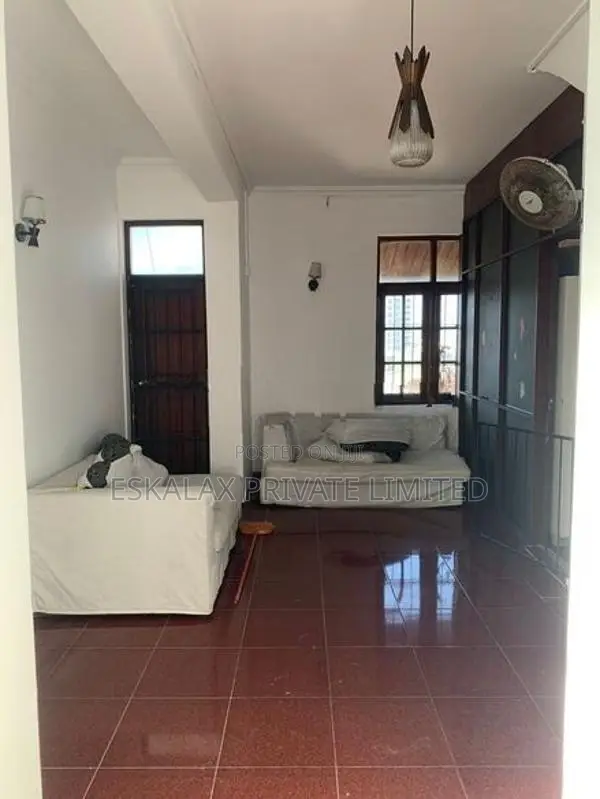 4 Storey House for Rent in Hill Street, Dehiwala - EH348