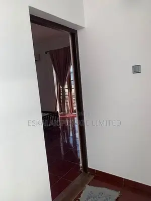 4 Storey House for Rent in Hill Street, Dehiwala - EH348