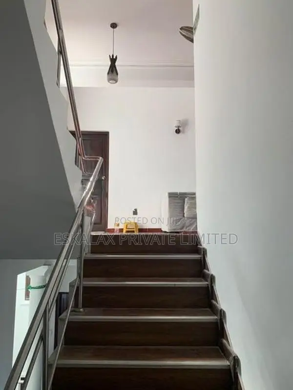 4 Storey House for Rent in Hill Street, Dehiwala - EH348
