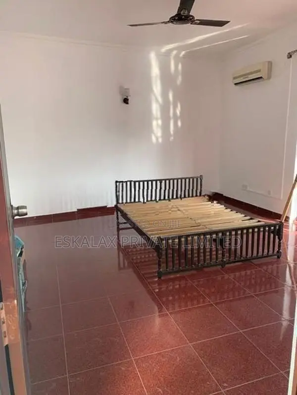 4 Storey House for Rent in Hill Street, Dehiwala - EH348
