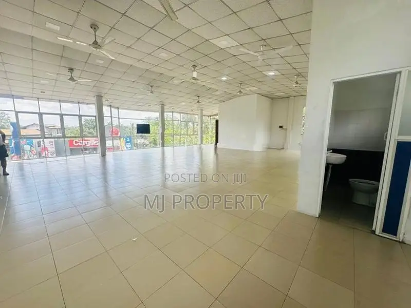 ( YC-1065) Valuable Commercial Shop Space for Rent in Godagama