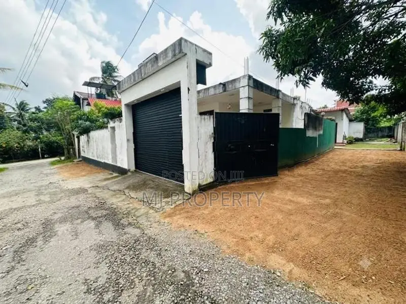 ( YC-1070) Valuable Commercial Warehouse for Sale in Homagama
