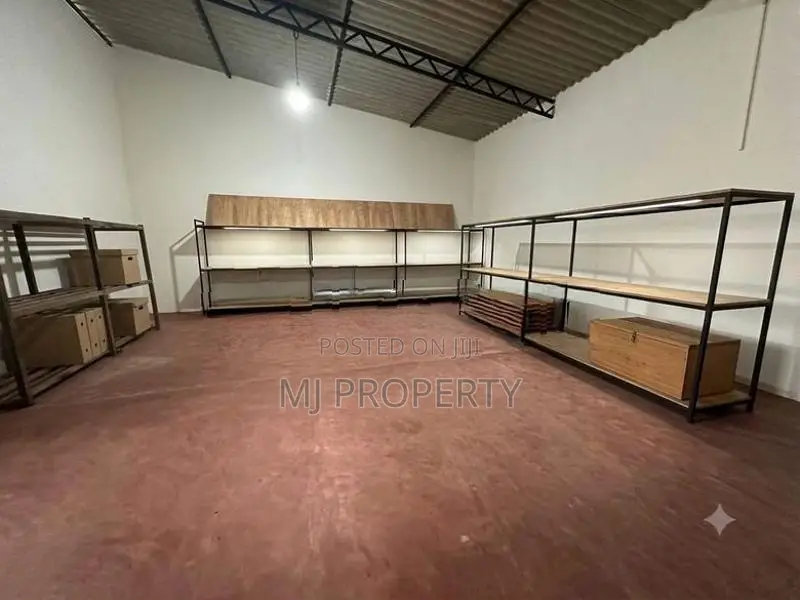 ( YC-1070) Valuable Commercial Warehouse for Sale in Homagama