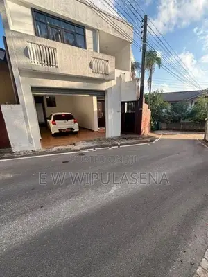 2 STORIES HOURS for SALE in MALEBE Udawattha road