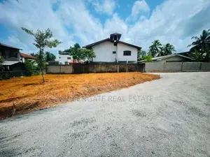 Valuable Land for Sale Near the Kandy Rd in Yakkala