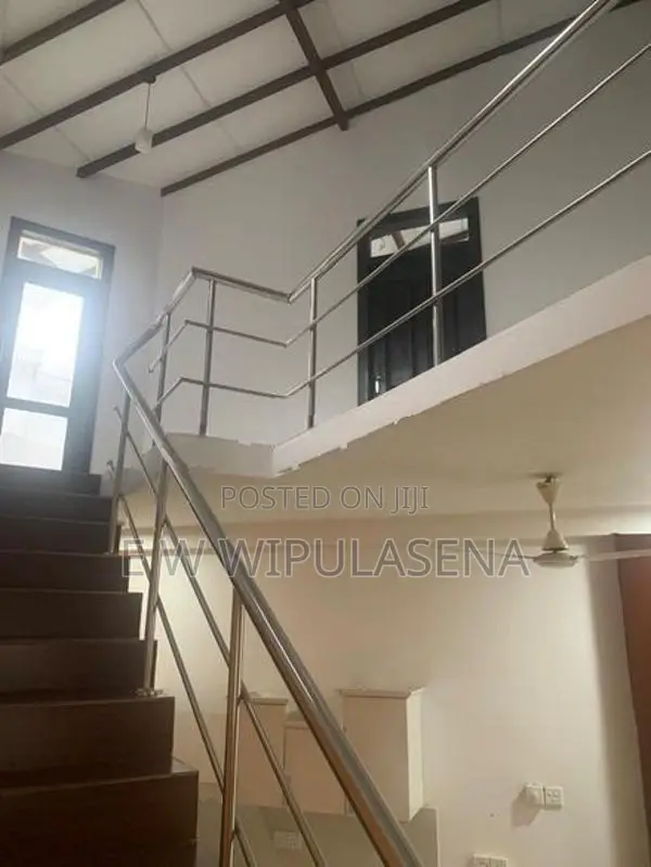 2 STORIES HOURS for SALE in MALEBE Udawattha road