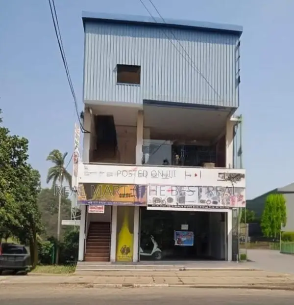 NEGOMBO : 2451 SQFT (3P) 3-STOREY COMMERCIAL BUILDING FOR SALE