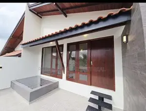 BATTARAMULLA : 3-AC-BR (8.5P) BRAND NEW LUXURY HOUSE FOR SALE