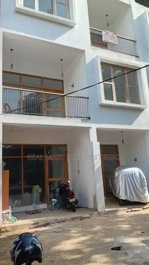 WELIGAMA : 8000 SQFT (33.5P) HOTEL & APARTMENTS FOR SALE