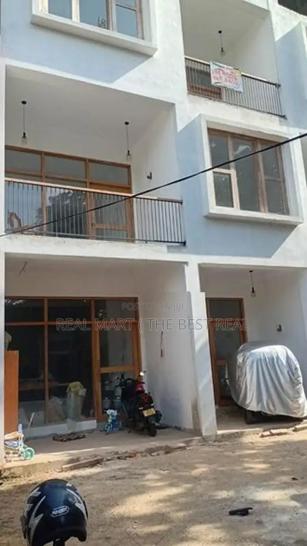 WELIGAMA : 8000 SQFT (33.5P) HOTEL & APARTMENTS FOR SALE